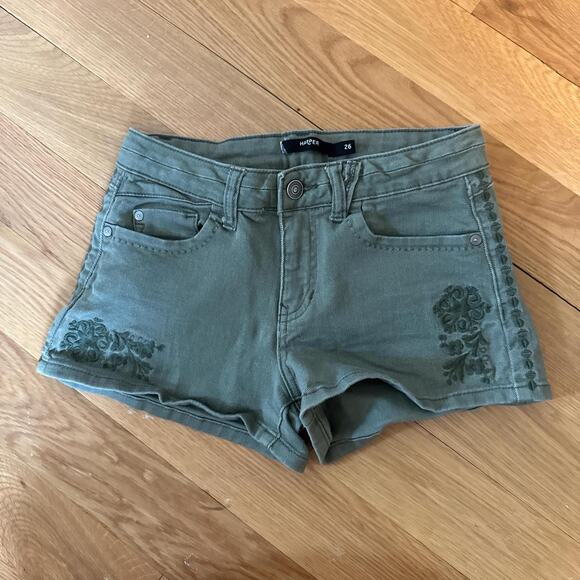 Green mini shorts low rise embroidered denim shorts from Harper size 26” - Picture 7 of 8